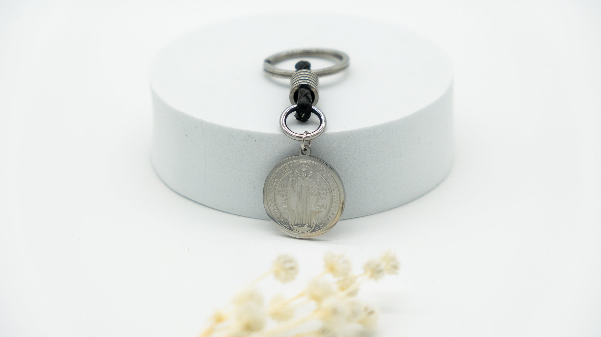 Llavero San Benito con Cuero