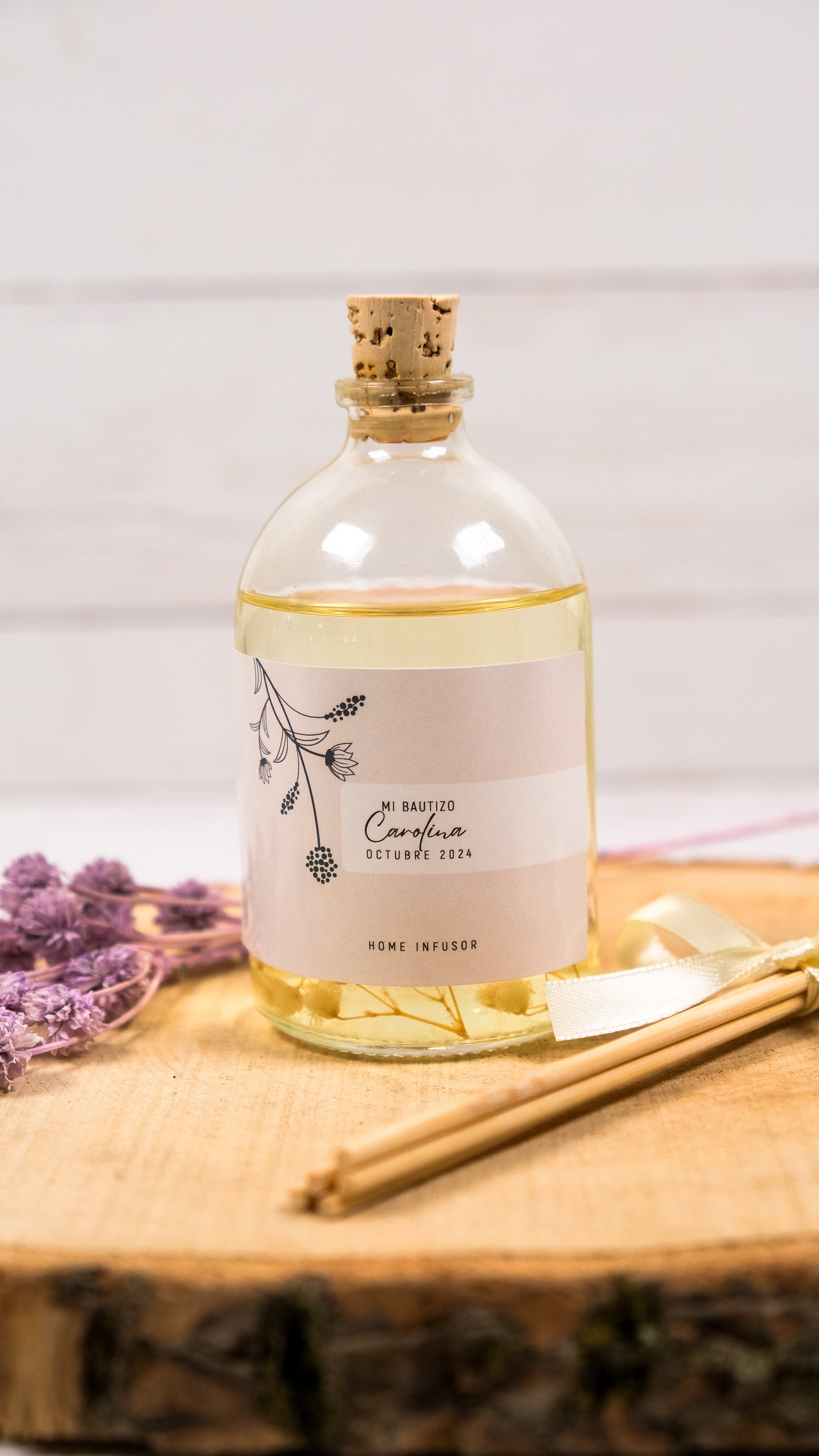 Infusor con varitas de bambú