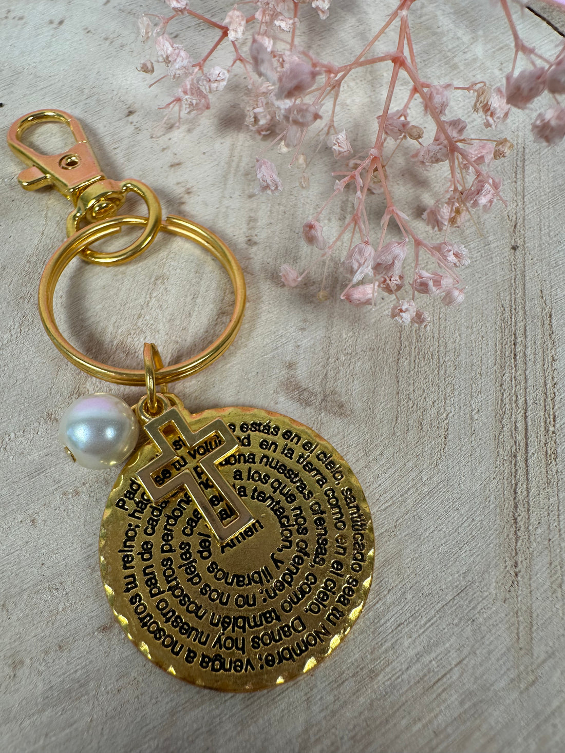Llavero de chapa de oro con padre nuestro