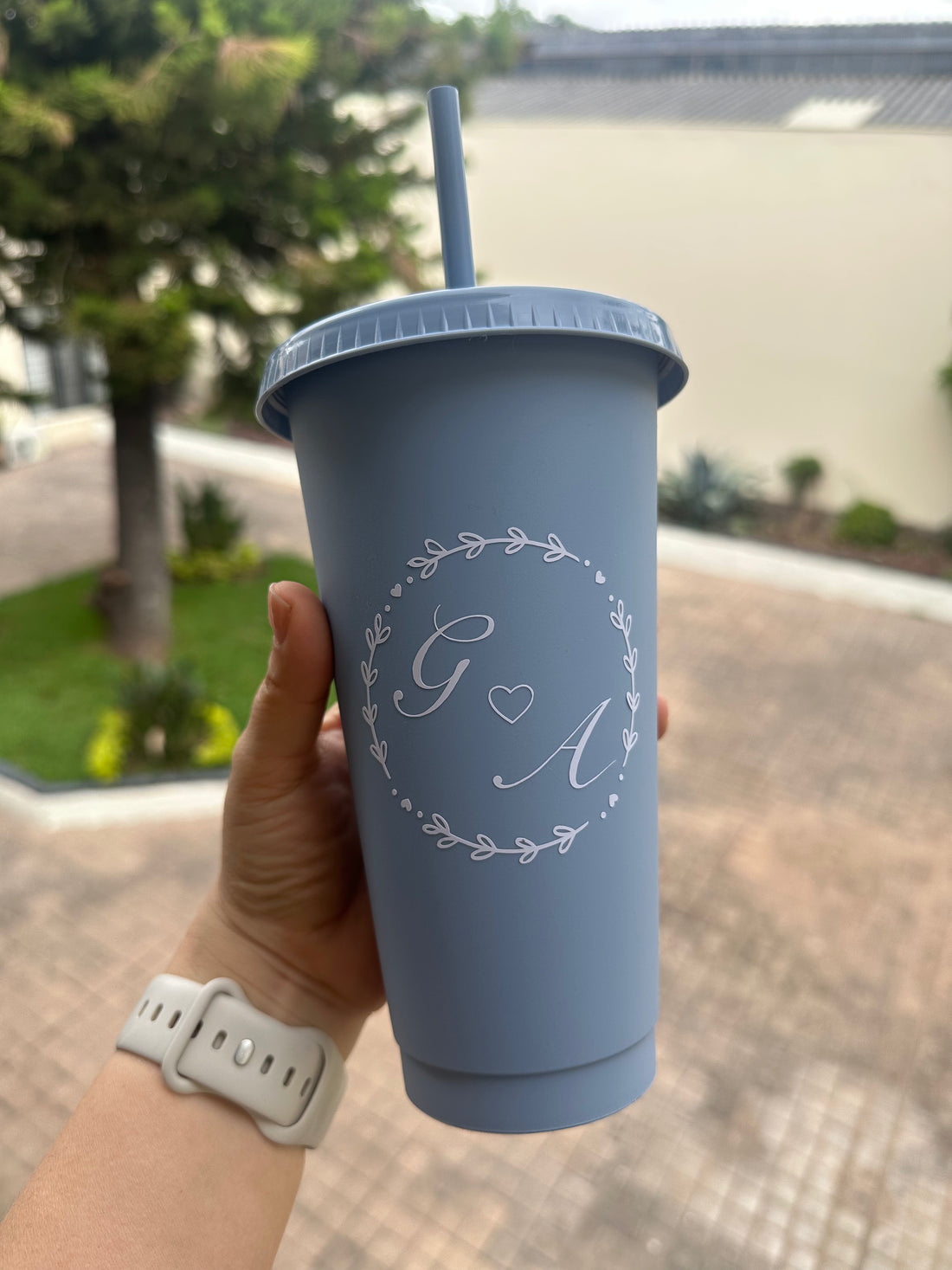 Vaso con popote modelo Sun de 24 oz.