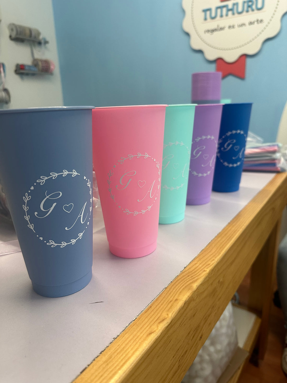 Vaso con popote modelo Sun de 24 oz.