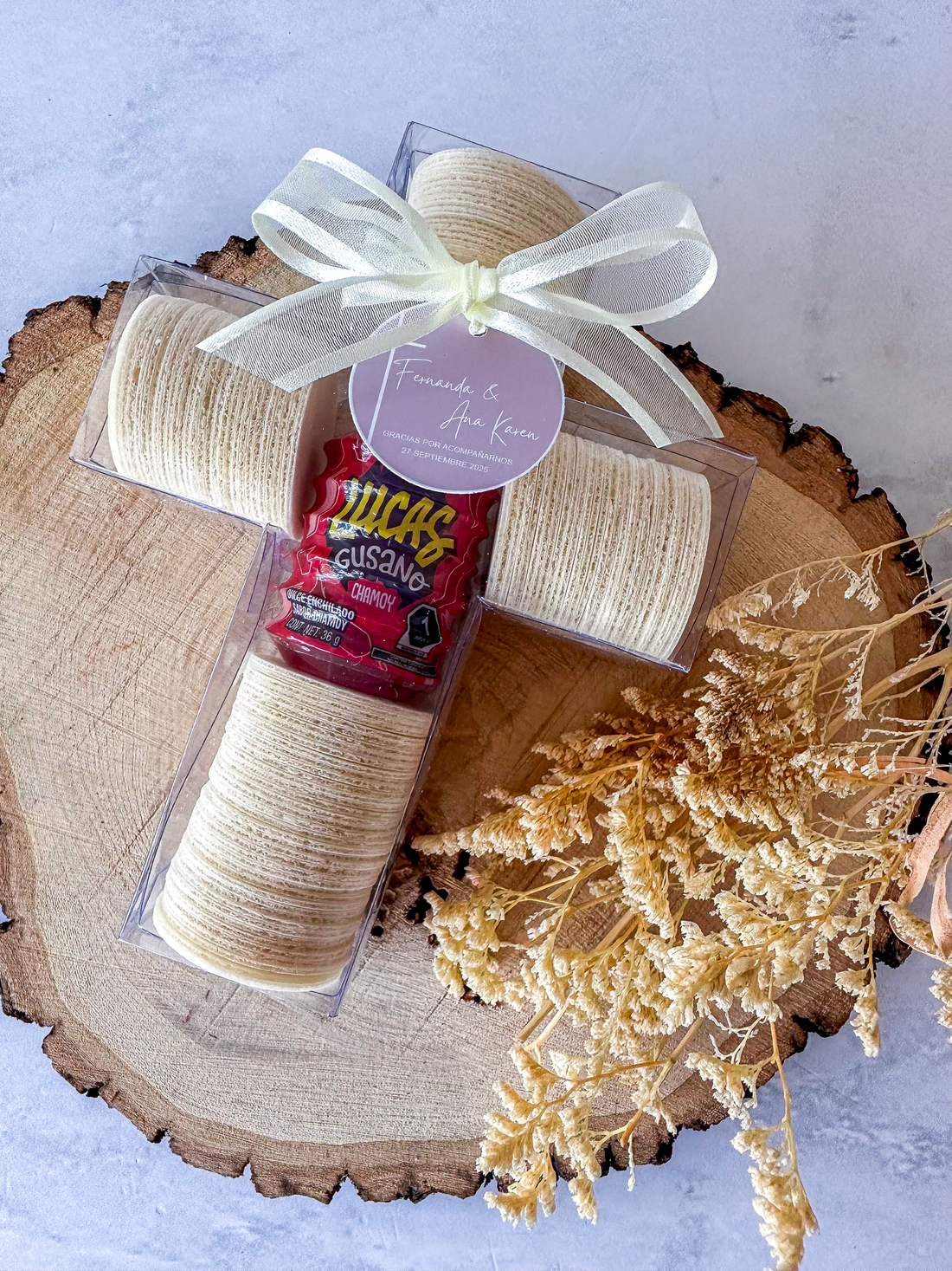 Cruz de oblea y chamoy